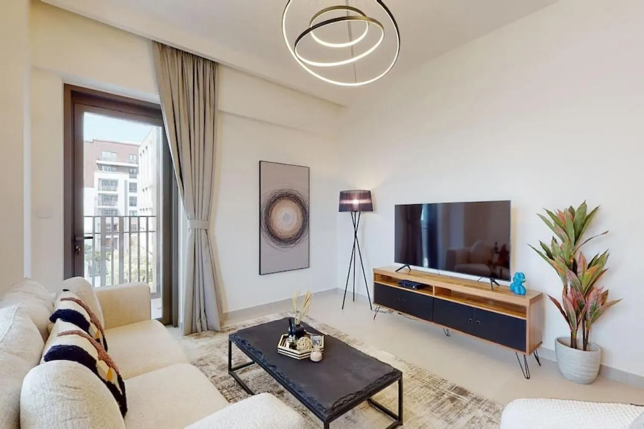 Summer At Creek Beach - Sophisticated One Bedroom Dubai Apartment