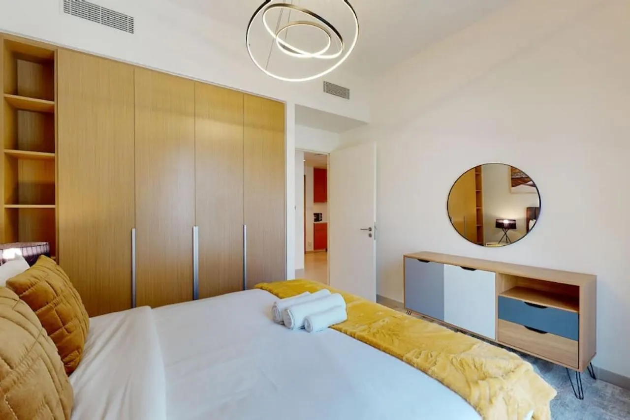 Summer At Creek Beach - Sophisticated One Bedroom Dubai