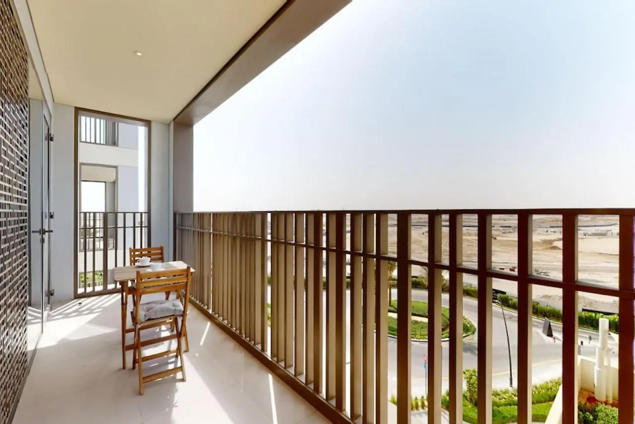 Summer At Creek Beach - Sophisticated One Bedroom Dubai Apartment